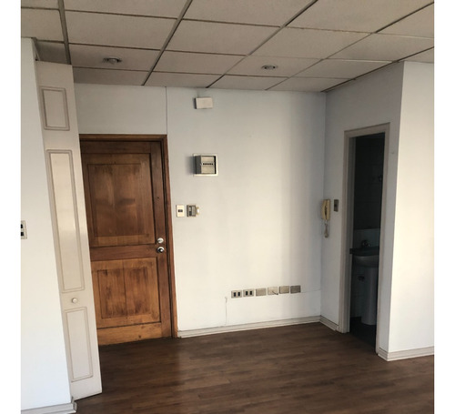 Se Vende Oficina Amplia Asolada En Calle Cochrane Valpo