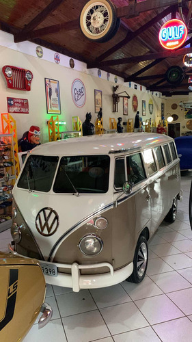 Volkswagen Kombi Corujinha