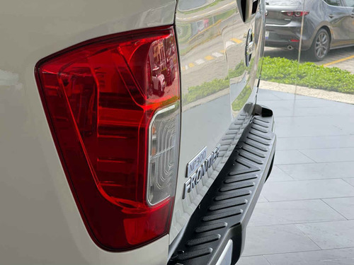 Imagen 8 de 15 de Nissan Frontier Np300 2020 4p Le L4/2.4 Man