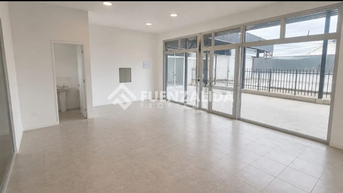Local Comercial En Arriendo, 1 Baño, Comuna De Buín