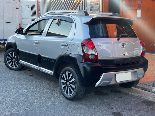 Imagem 4 de 11 de Toyota Etios Cross 1.5 Flex Completo 2014 Autos Rr