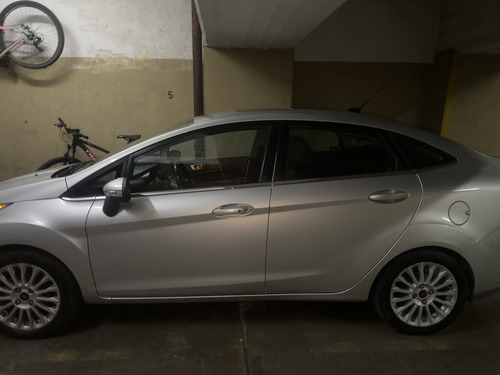 Ford Fiesta Kinetic 1.6 Sedan Titanium Powershift 120cv