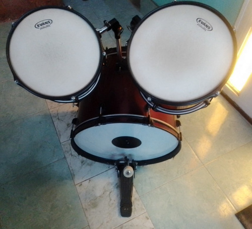Imagen 4 de 7 de Bombo Bateria,tom Aéreos 2,porta Baquetas Y Pedal