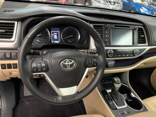 Imagen 12 de 15 de Toyota Highlander 3.5 Premium V6 Aut Ac Qcp 2015