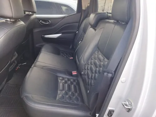 Nissan Frontier Platinum Le