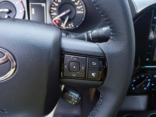 Toyota Hilux 2.4 Dc 4x2 Tdi Sr L20 2025