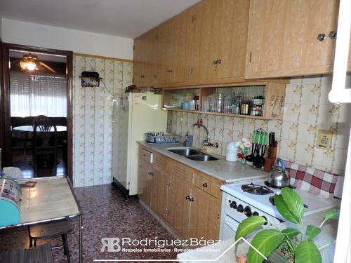 Venta Casa 3 Dormitorios 2 Baños Garage Jardin Fondo Verde