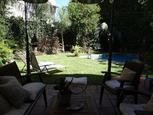 Chalet Ingles En Impecable Estado - 6 Ambientes Y Dependencias En 2 Plantas.