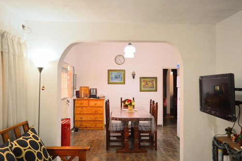 Imagen 10 de 30 de Casa 4 Ambientes En Rafael Calzada Con Parque Y Parrilla