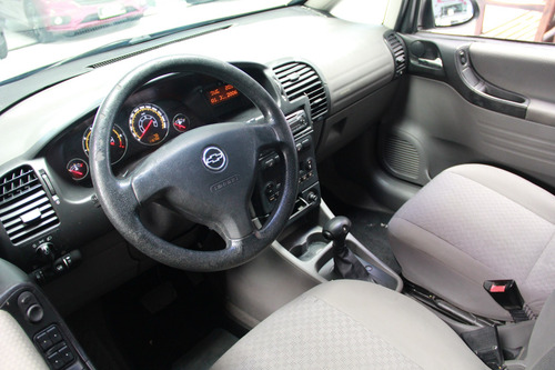 Imagem 12 de 12 de Chevrolet Zafira 2.0 Mpfi Expression 8v Flex 4p Automático