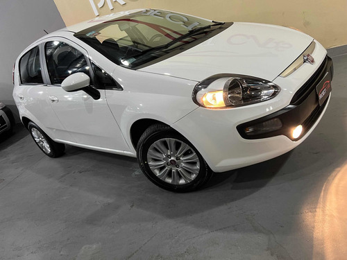 Imagen 4 de 20 de Fiat Punto 2016 1.4 Attractive Pack Top Uconnect