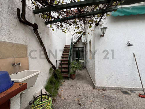 Venta Casa 4 Ambientes+escritorio - Patio - Parrilla - Terraza - Floresta