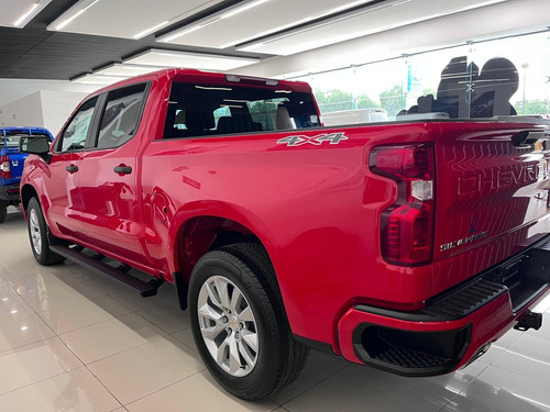 Chevrolet Silverado 5.3 V8 Custom Doble Cabina 4X4 At