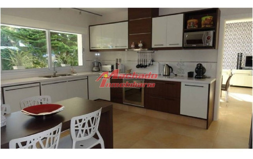 Casa En Punta Del Este, Mansa- Ref: 4429