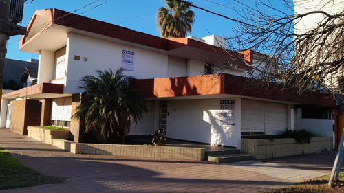 Excelente Esquina En Venta