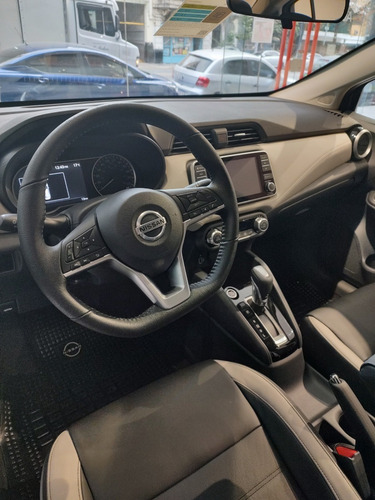 Imagen 11 de 15 de Nissan Versa Exclusive Cvt