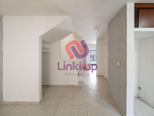 Casa Venta Cumbres Zona Las Lomas Con Alberca En Garcia