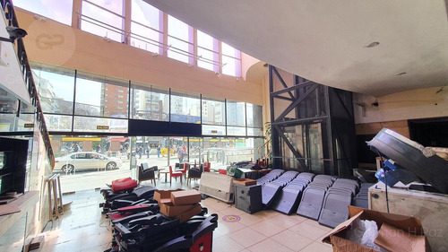 Imagen 2 de 16 de Local Doble Frente Cabildo Al 2800 Belgrano Ex Cine Todo Rubro Sin Expensas