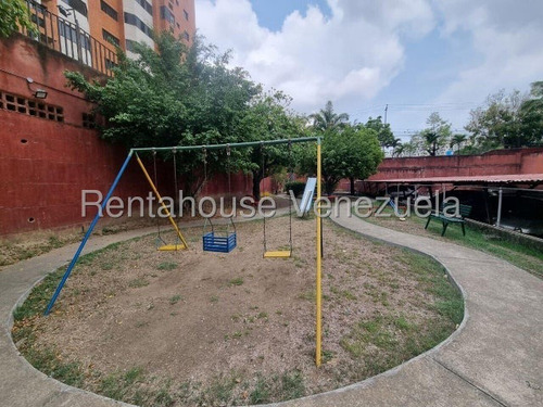 Ana Karina Molleja Vende Amplio Apartamento Zona Este Barquisimeto, Lara/ Akm