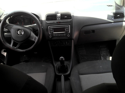 Imagen 6 de 9 de Volkswagen Vento 2018 Confortline Manual 1.6 Eng $37,000