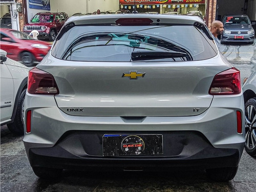 Imagem 5 de 15 de Chevrolet Onix 1.0 Flex Lt Manual