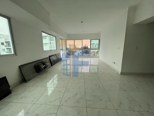 Santiago De Los Caballeros, Apto En Venta De 214mt² Con Planta Full Y Seguridad 24/7