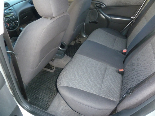 Ford Focus 4p
