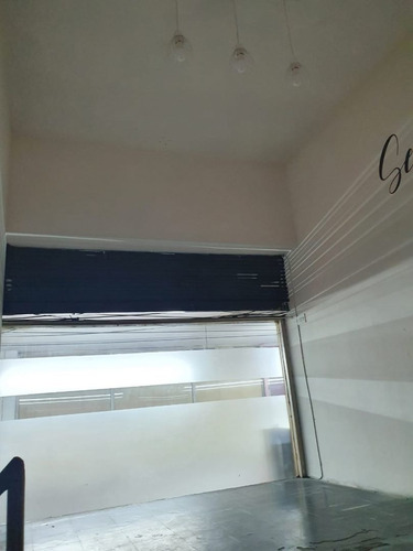 Oportunidad Local En Galeria Sobre Av Santa Fe