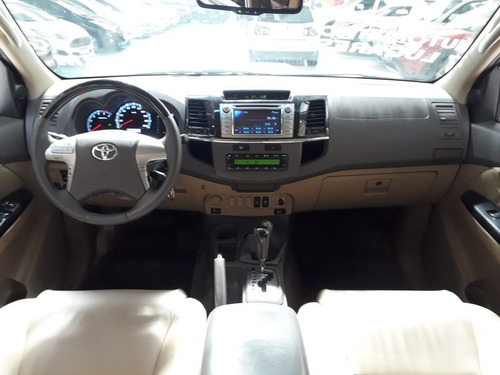 Toyota Hilux Sw4 3.0 Srv 4x4 7 Lugares 16v Turbo