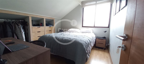 Cobres De Vitacura 136/240, 4 Dorm, 2 Baños, Servicios Dn