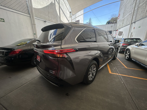 Toyota Sienna 3.5 Limited At