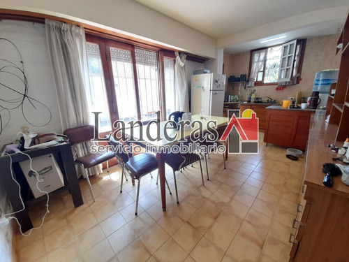 Imagen 27 de 30 de Casa 4 Amb + Depto 2 Amb -- Lote Propio - Excelente Ubicación