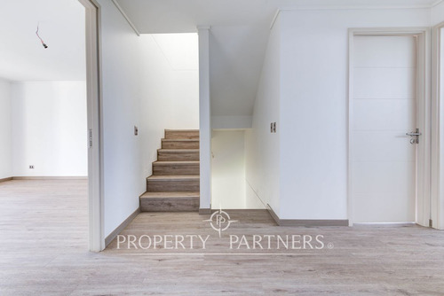 Amplio Townhouse En Excelente Ubicación 4d 3b 2e