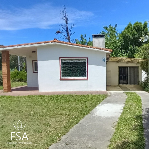 Se Alquila Gran Casa En Solymar Norte Con 2 Dorm, 2 Baños, Living Comedor Con Cocina, 823 M2 De Terreno.