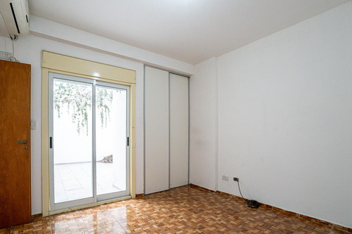Ph En Venta De 3 Ambientes Y 2 Patios En Boedo