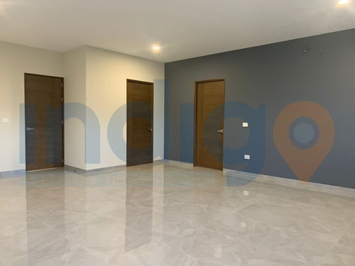 Imagen 19 de 30 de Casa En Venta En Juriquilla En Cumbres Del Lago