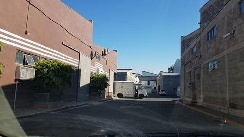 Bodega 750 M2 De Terreno Y 1175 M2 Construccion En Condominio Avenida Tlahuac