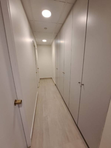 Imagen 6 de 8 de Arriendo Excelente Oficina Habilitada En Kennedy / 188 M2