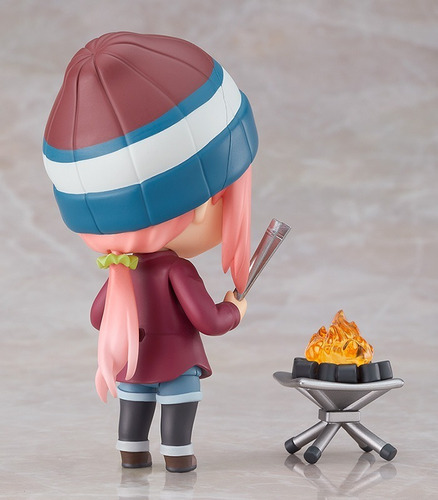 Imagen 6 de 9 de Nendoroid 1623 Nadeshiko Kagamihara: Solo Camp Dx Edition