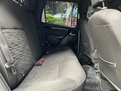 Renault Duster Oroch 2.0 Intens 4X4