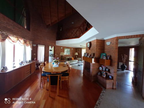 Imagen 3 de 12 de Chalet En Venta Construido En Esquina En Country San Diego- Moreno