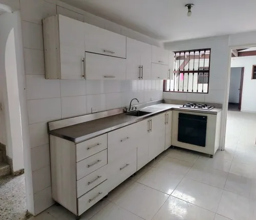 Casa Con Patio Enorme Para Tu Proyecto Personal En El Bosque, Cali