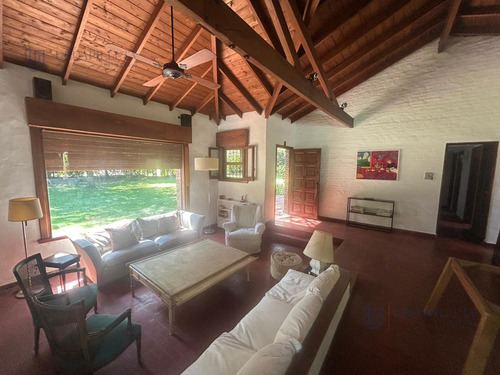 Casa En Golf Club Argentino - Alquiler Anual Con Muebles - Urdapílleta Propiedades