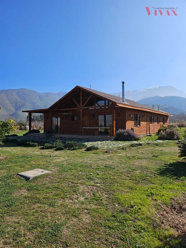 Parcela De 26.000m2, Casa Y Cabaña, Regularizada En Putaendo