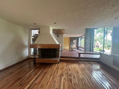 Lomas De Tecamachalco, Espectacular Residencia Estilo Cantábrico Precioso Jardín