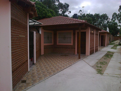 Casa En Venta - 2 Dormitorios 1 Baño 2 Cocheras - 110 Mts2  - Mar Del Tuyu