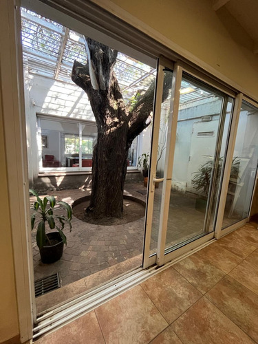Casa De Categoria A La Venta En Villa Belgrano Sobre Neper