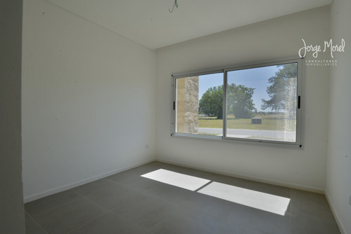 Casa Interno #100-200 - San Sebastian - Area 2 - 875m2 #id 661