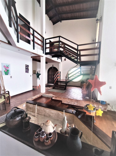 Imagen 8 de 18 de Casa Cerca Del Pueblo De San Antonio, Via El Limon