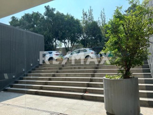 Local Comercial En Renta En Bosques De Las Lomas ( 606066 )